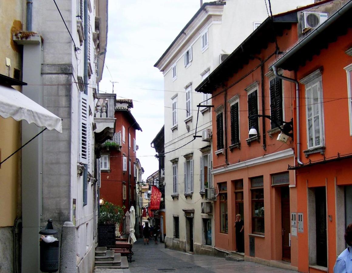 Happy Casa Oldtown Boutique Apartment Koper Exterior photo